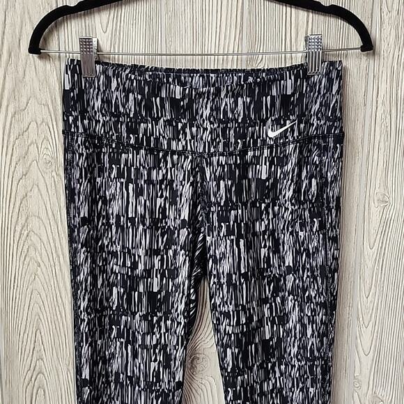 Nike Dri-Fit Grey and Black Capri Athletic Leggings Womens Size Small - Picture 2 of 11